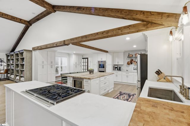 405 Foot Hills Road, Greenville, SC 29617