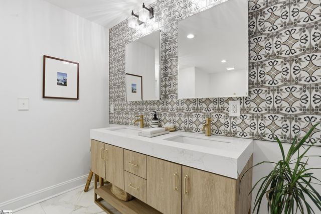 405 Foot Hills Road, Greenville, SC 29617