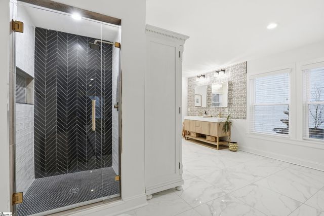 405 Foot Hills Road, Greenville, SC 29617