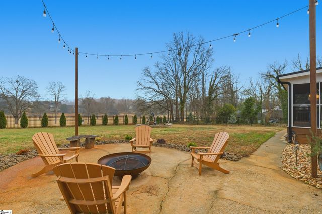 405 Foot Hills Road, Greenville, SC 29617