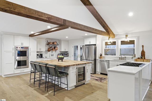 405 Foot Hills Road, Greenville, SC 29617