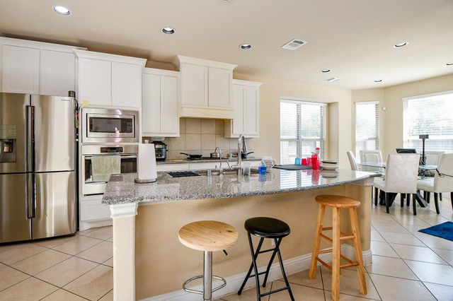 2446 Flowering Brook Lane, Sugar Land, TX 77479