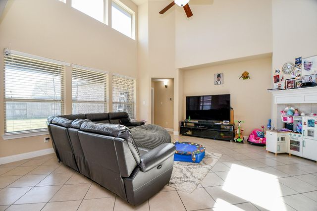 2446 Flowering Brook Lane, Sugar Land, TX 77479