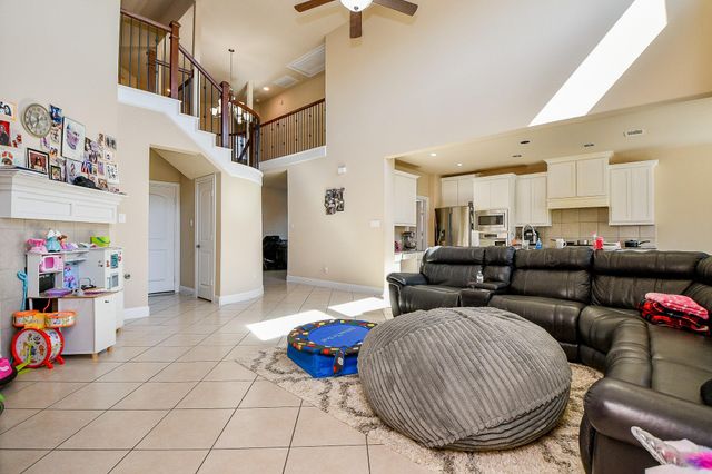 2446 Flowering Brook Lane, Sugar Land, TX 77479