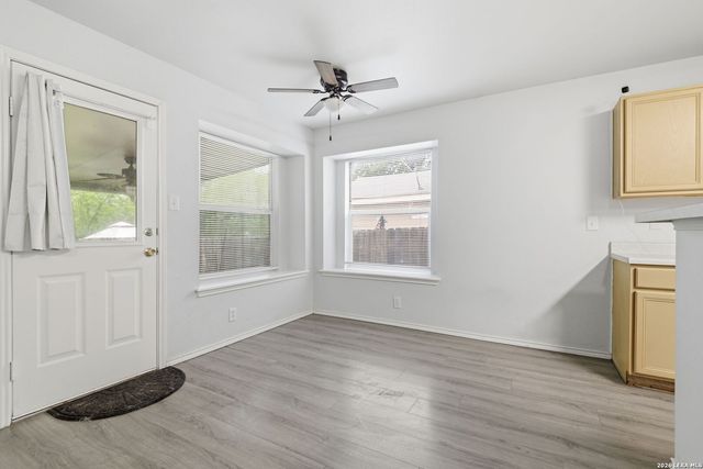 6806 Grapevine Lk, San Antonio, TX 78244