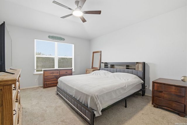6806 Grapevine Lk, San Antonio, TX 78244