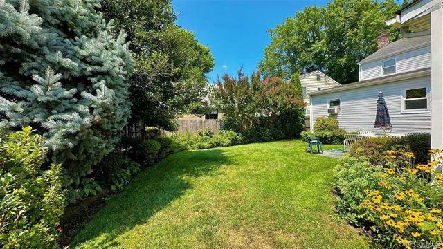 28 Ann Street, Glen Cove, NY 11542