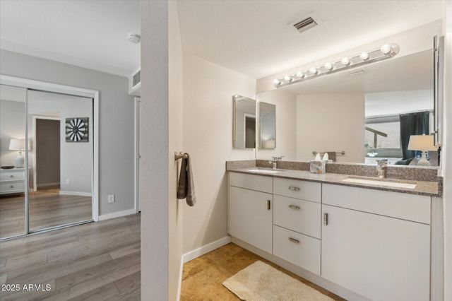 7302 E Rancho Vista Drive, Scottsdale, AZ 85251