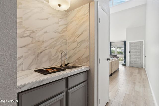 7302 E Rancho Vista Drive, Scottsdale, AZ 85251
