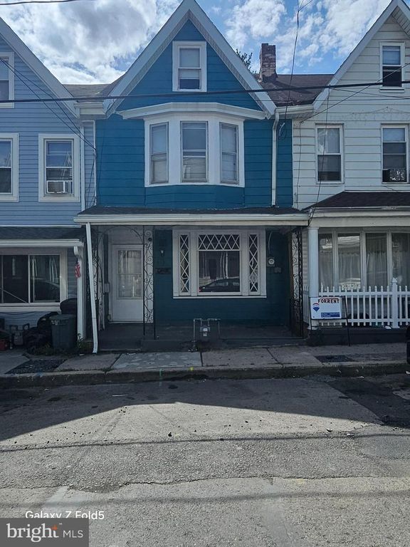 613 W RACE ST, Pottsville, PA 17901
