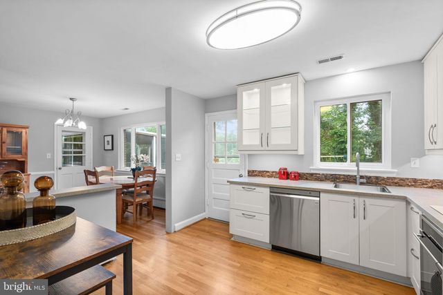 2306 BARBOUR RD, Falls Church, VA 22043