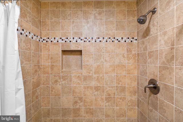 2306 BARBOUR RD, Falls Church, VA 22043