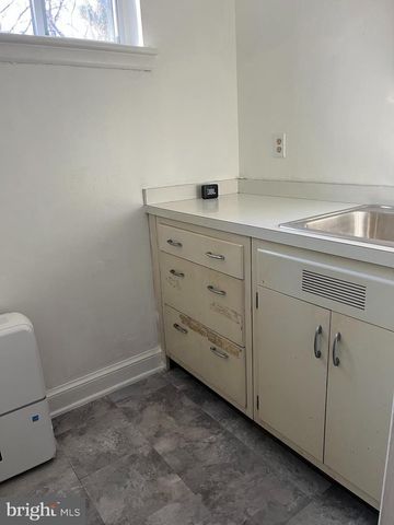 2306 BARBOUR RD, Falls Church, VA 22043