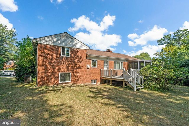 2306 BARBOUR RD, Falls Church, VA 22043