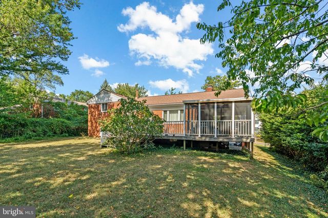 2306 BARBOUR RD, Falls Church, VA 22043