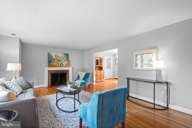 2306 BARBOUR RD, Falls Church, VA 22043