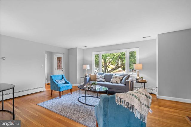 2306 BARBOUR RD, Falls Church, VA 22043