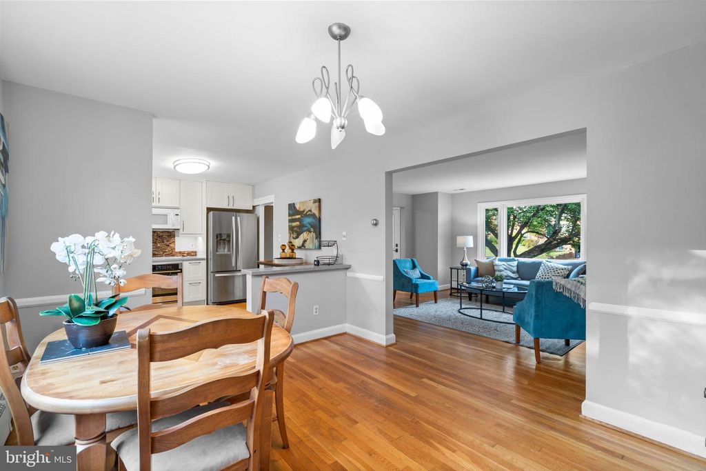 2306 BARBOUR RD, Falls Church, VA 22043