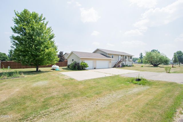 421 Lind Boulevard, Harwood, ND 58042 property photo
