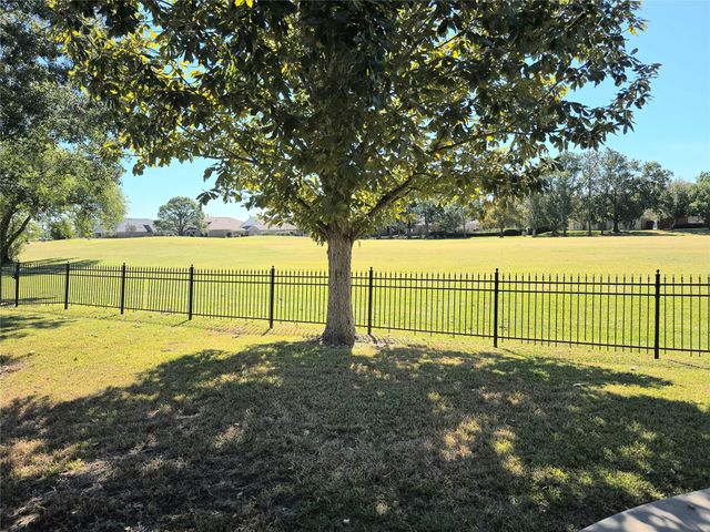 3242 Birchwood Triangle, Port Arthur, TX 77642