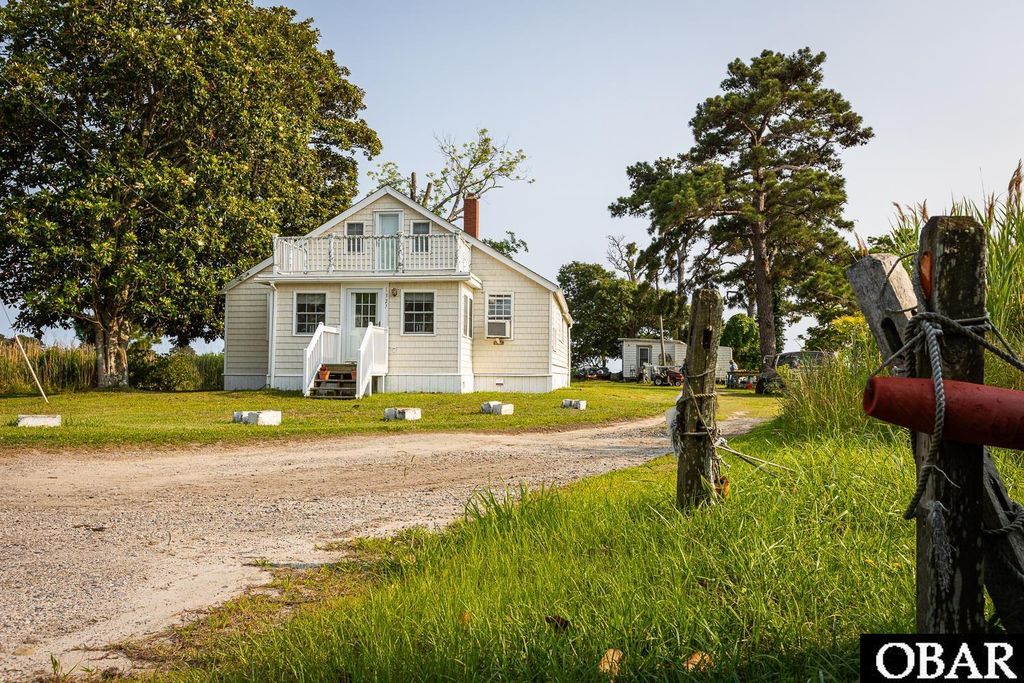 Image 18 of property listing at 1327 W Kitty Hawk Road, Kitty Hawk, NC 27949