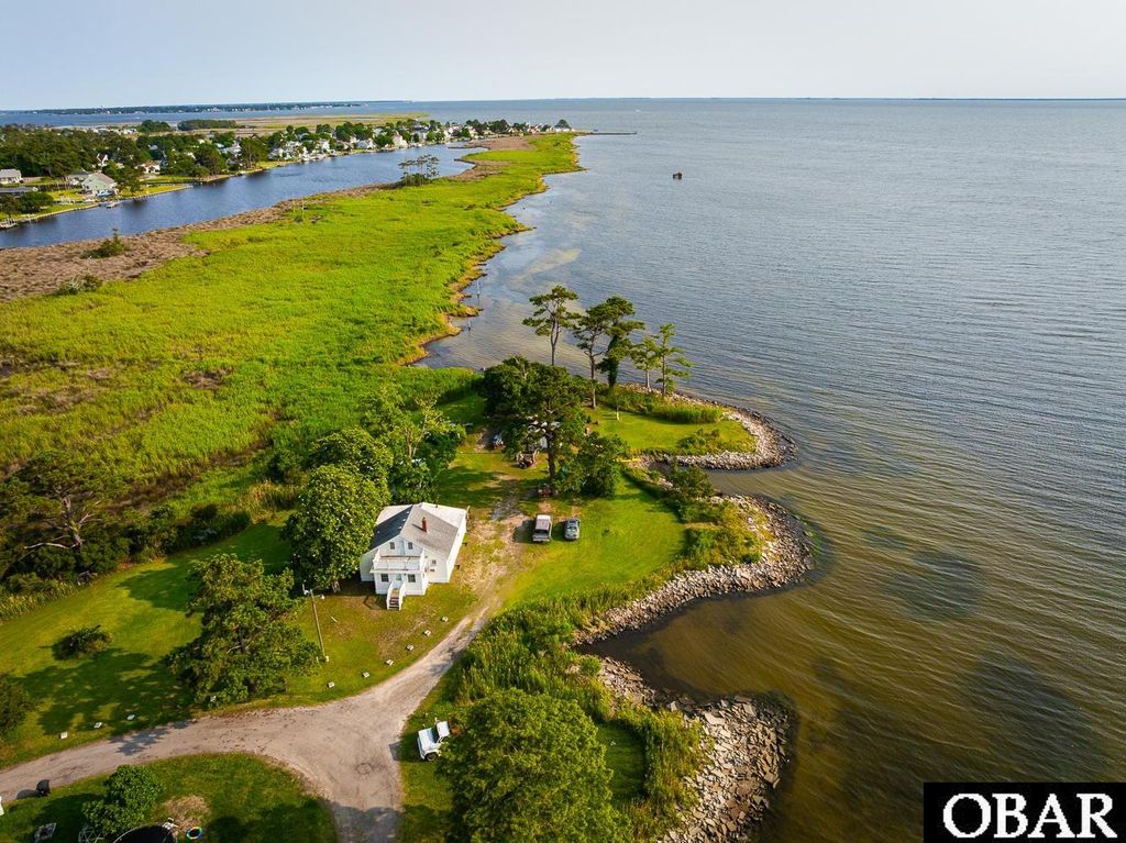 Image 21 of property listing at 1327 W Kitty Hawk Road, Kitty Hawk, NC 27949