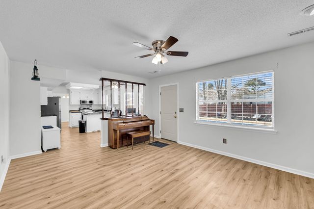 844 N Aylesbury Road, Goose Creek, SC 29445