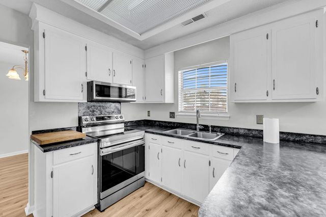 844 N Aylesbury Road, Goose Creek, SC 29445