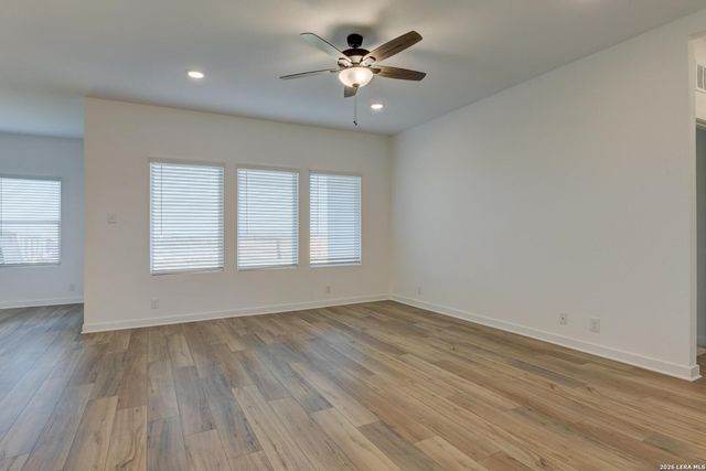148 Yale St, Seguin, TX 78155
