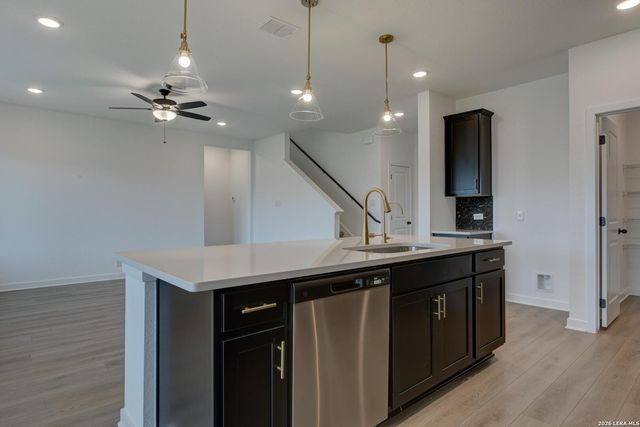 148 Yale St, Seguin, TX 78155