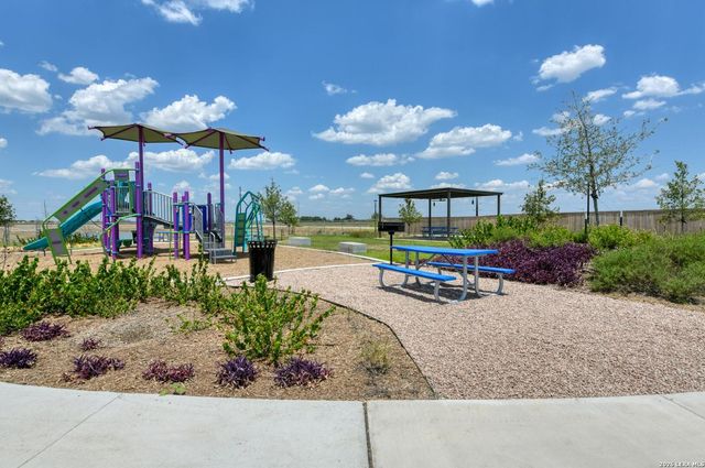 148 Yale St, Seguin, TX 78155