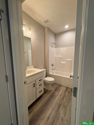 8707 N 177th Street, Bennington, NE 68007