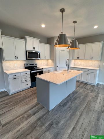 8707 N 177th Street, Bennington, NE 68007