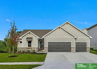 8707 N 177th Street, Bennington, NE 68007