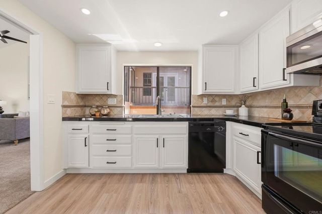 2090 Avenida de Aquacate, Escondido, CA 92026