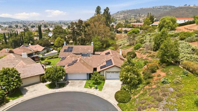 2090 Avenida de Aquacate, Escondido, CA 92026