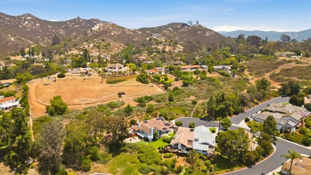 2090 Avenida de Aquacate, Escondido, CA 92026
