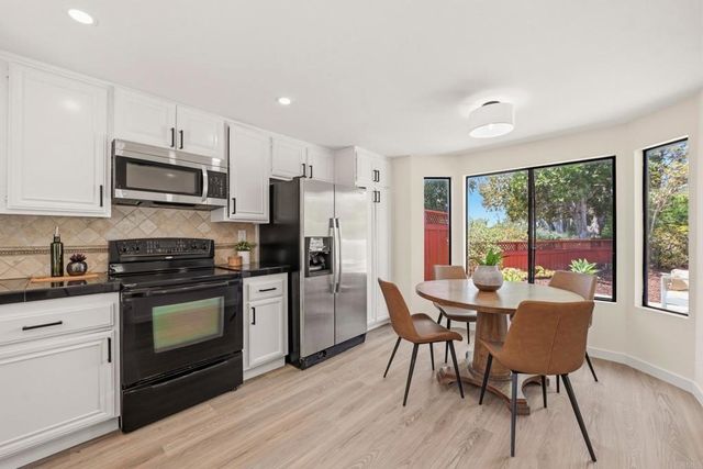 2090 Avenida de Aquacate, Escondido, CA 92026