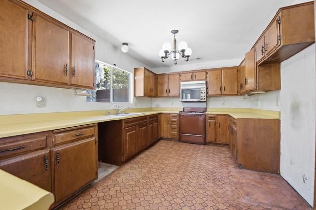 2765 Tokalon Street, San Diego, CA 92110