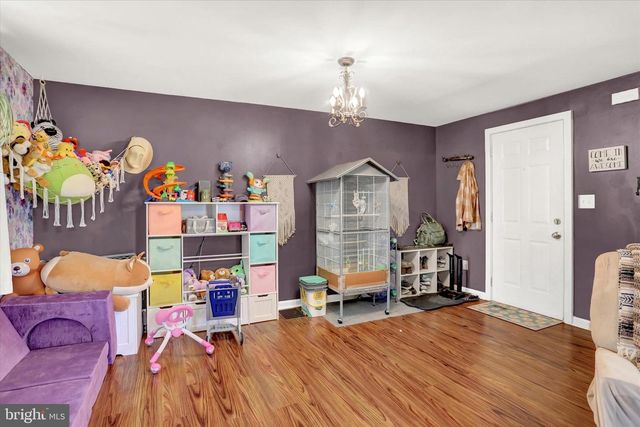 212 CHESTNUT ST, Mount Holly Springs, PA 17065