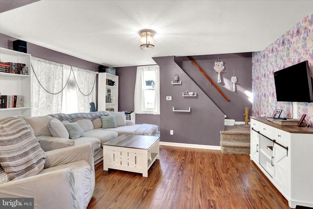 212 CHESTNUT ST, Mount Holly Springs, PA 17065