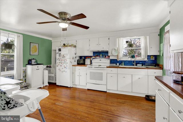 212 CHESTNUT ST, Mount Holly Springs, PA 17065