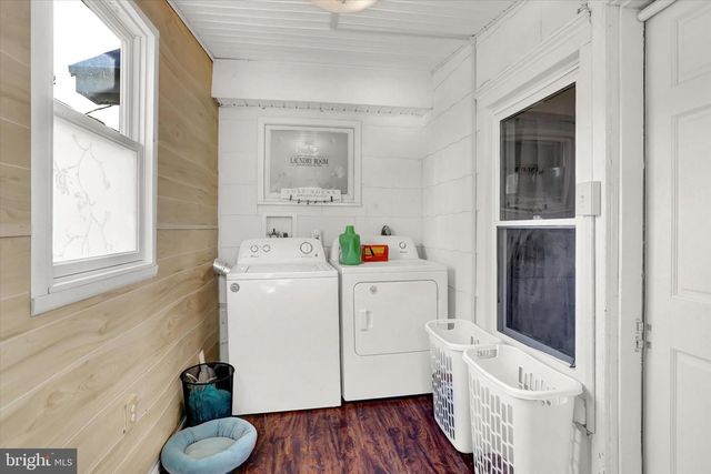 212 CHESTNUT ST, Mount Holly Springs, PA 17065