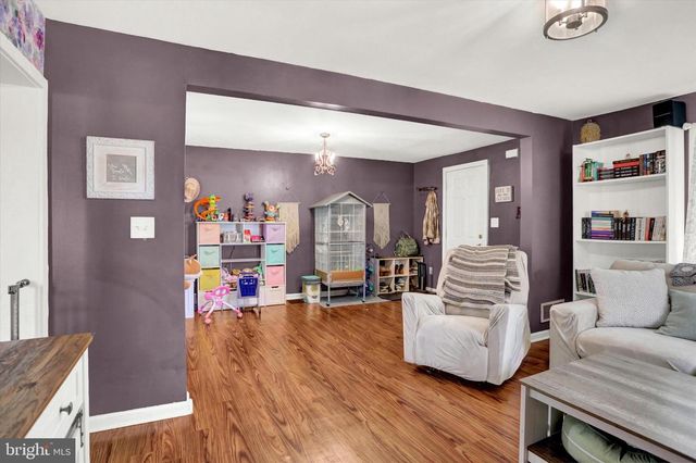 212 CHESTNUT ST, Mount Holly Springs, PA 17065