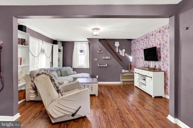 212 CHESTNUT ST, Mount Holly Springs, PA 17065