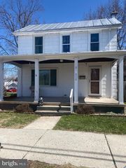 212 CHESTNUT ST, Mount Holly Springs, PA 17065