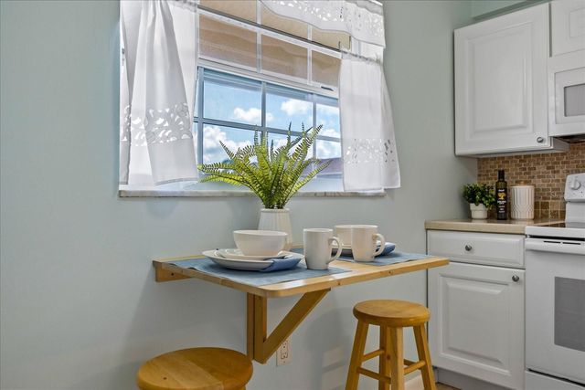 10280 IMPERIAL POINT DRIVE W 21, Largo, FL 33774