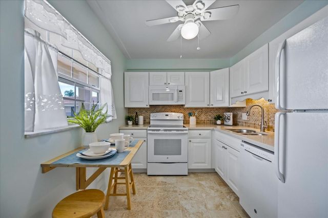 10280 IMPERIAL POINT DRIVE W 21, Largo, FL 33774