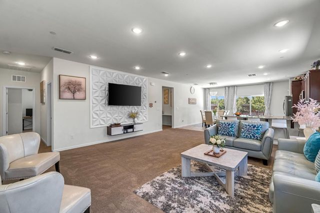 1400 Shoreline Drive, Madera, CA 93637