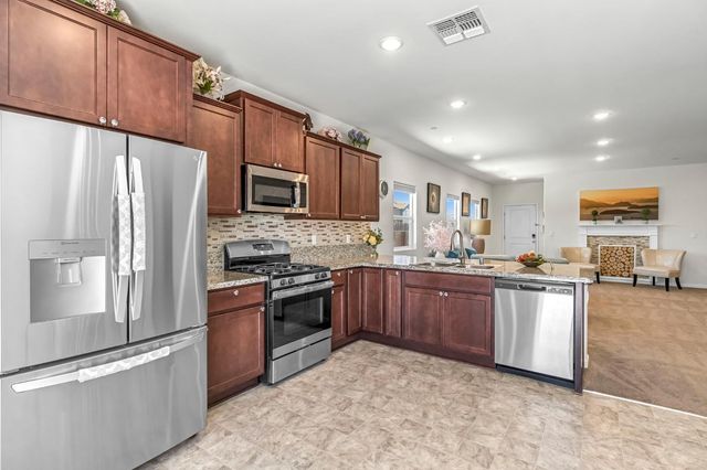 1400 Shoreline Drive, Madera, CA 93637